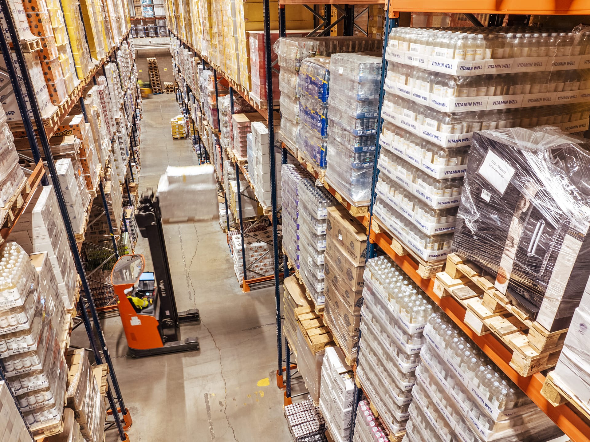 pallet lifting Via 3L warehousing